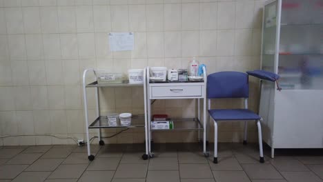 Kiev,-Ukraine,-Europe---November-2019:-The-interior-of-the-vaccination-cabinet.-Stool-for-blood-transfusion.-Vaccination-room-in-the-city-clinic.