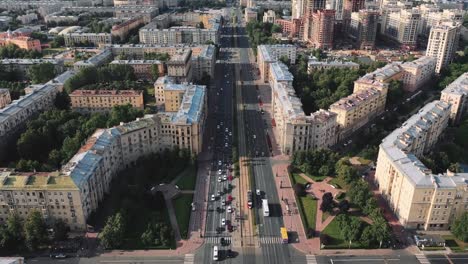 Vista-aérea-del-hermoso-paisaje-urbano-de-los-edificios-de-gran-altura