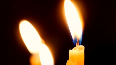 Burning-candles-in-Holy-Sepulcher-Church