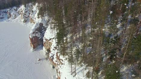 Encuesta-de-4-K.-de-antena-desde-el-aire.-Invierno.-Lago-Baikal