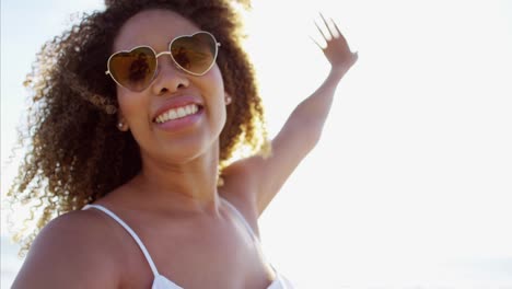 Retrato-de-mujer-afroamericana-en-vestido-blanco