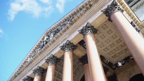 Columns-of-the-Saint-Isaac's-Cathedral-in-Saint-Petersburg.