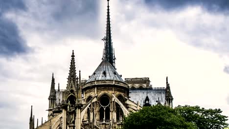 Turm-und-Osten-Seite-der-Kathedrale-Notre-Dame-Gotik-in-Architektur,-Reisen