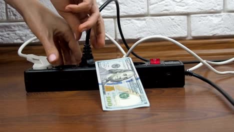 Ahorro-de-energía.-Dinero-para-la-electricidad