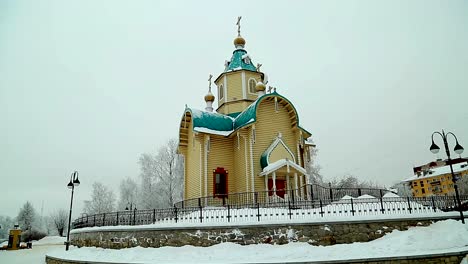 vista-de-invierno-de-las-cúpulas-de-la-iglesia