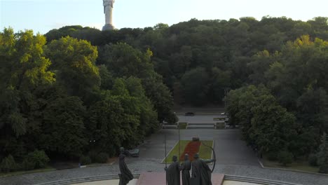 Monument-to-the-founders-of-Kyiv.-Kyi,-Schek,-Horev-and-their-sister-Lybid.