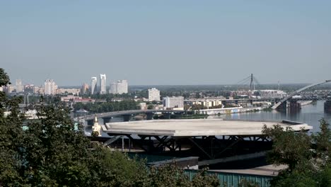 Panorámica-de-la-imagen-de-vídeo-cityscape-vista-superior