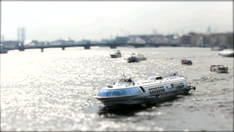 Miniature-boats-at-the-docks