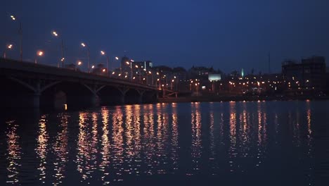 Zeitraffer-Video-mit-Blick-auf-Chernavsky-Brücke-in-der-Stadt-Woronesch-und-rechten-Ufer