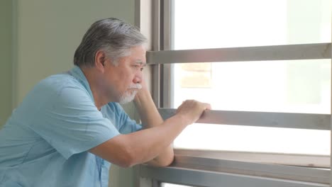 Retired-man-alone-in-a-medical-clinic