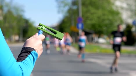 Man-cheering-runners-in-4k-slow-motion-60fps