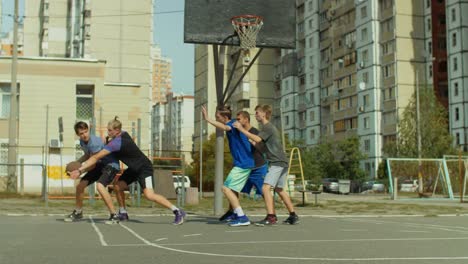 Jugadores-de-Streetball-marcador-punto-tiro-en-salto