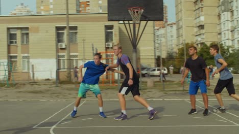 Jugador-de-baloncesto,-campo-de-gol-con-tiro-en-salto