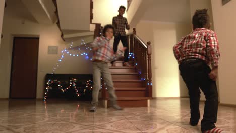 Negro-niños-bailando-en-Navidad.