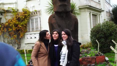 Sisters-taking-photo-in-Vina-del-Mar,-Chile