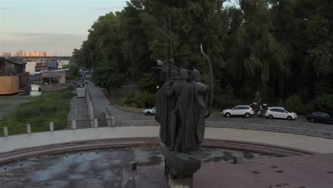 Monument-to-the-founders-of-Kyiv.-Kyi,-Schek,-Horev-and-their-sister-Lybid.