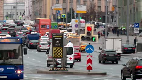 Moscow-autumn-traffic-jams-ambulance-police-special-equipment