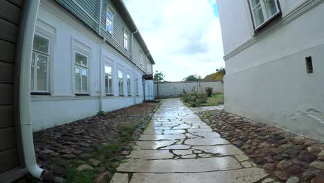 Wooden-old-Russian-house