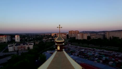 Luftaufnahme-des-errichteten-Kirche-in-Lemberg,-Ukraine.