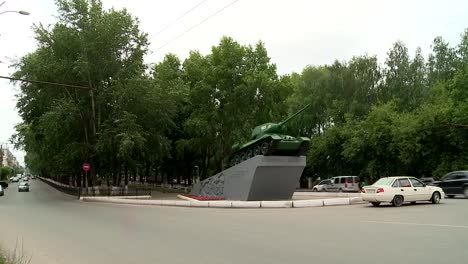 summer-camp-in-Russia-cars-on-the-street-of-Kirov