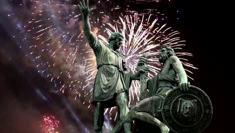 Minin-and-Pojarsky-monument-(was-erected-in-1818)-and-fireworks,-Red-Square-in-Moscow,-Russia