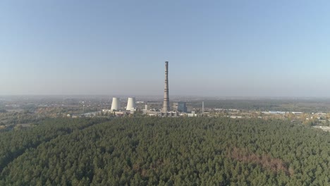 A-thermoelectric-plant-with-big-chimneys