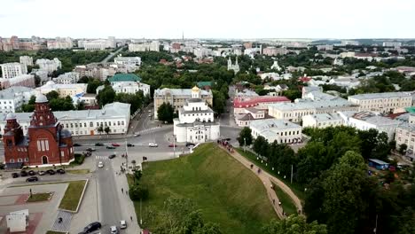 Centro-de-la-ciudad-y-Golden-Gate-en-Vladimir