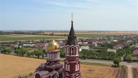 Luftaufnahme-der-neuen-orthodoxen-Kirche