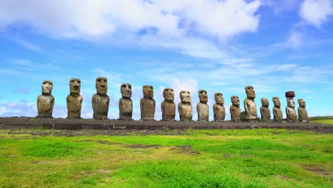 Estatuas-en-la-isla-oriental,-Chile