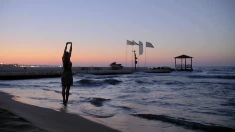 Frau-am-Strand-