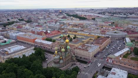 Salvador-de-San-Petersburgo-de-día-nublado-de-Rusia-en-el-panorama-aéreo-de-sangre-derramada-paisaje-urbano-4k