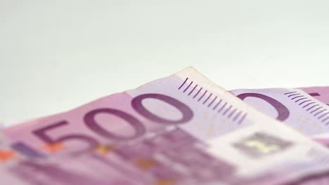 500-euros-en-fondo-blanco