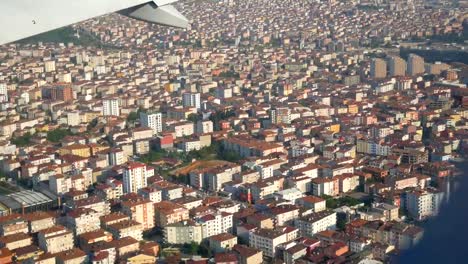 Ciudad-de-aeroplano-de-ventana