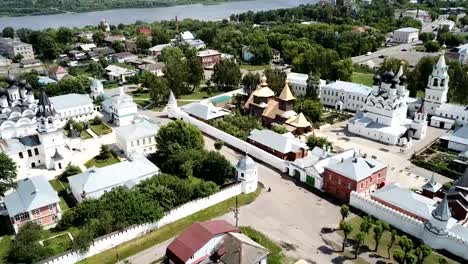 Vista-aérea-del-monumento-ruso-Trinidad