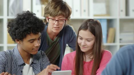 Teacher-Talking-to-Students