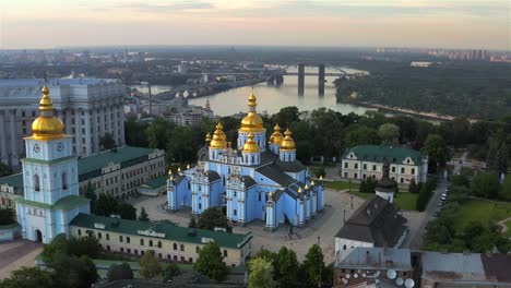 Aerial-view-of-the-St.-Michael's-Cathedral-and-the-Ministry-of-Foreign-Affairs,-Kyiv