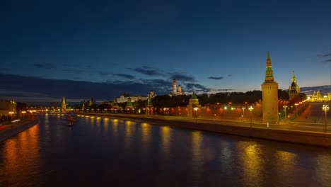 puesta-del-sol-tarde-Moscú-kremlin-tráfico-río-Bahía-panorama-4-tiempo-k-caer-Rusia