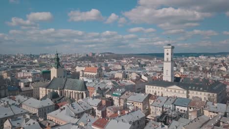 Ciudad-aérea-de-Lviv,-Ucrania.-Ciudad-Europea.-Zonas-populares-de-la-ciudad.-Tejados