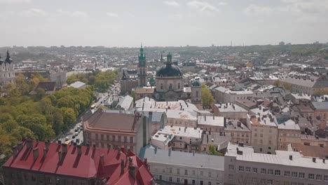 Lemberg,-Ukraine.-Aerial-City-Lwiw,-Ukraine.-Panorama-der-Altstadt.-dominikanisch