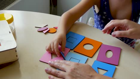 autistic-child-puzzles-closeup2