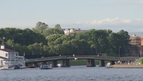 Wooden-bridge-to-The-Peter-and-Paul-Fortress---St.-Petersburg,-Russia