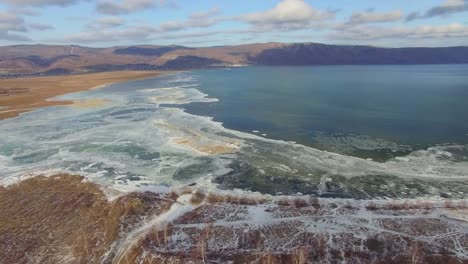 Encuesta-aérea-desde-el-aire.-Invierno.-Lago-Baikal