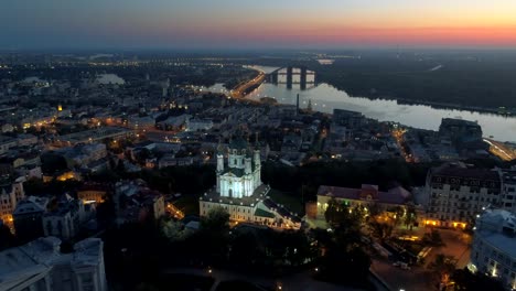 Aerial-Sonnenaufgang-der-orthodoxen-Kirche.-St.-Andreaskirche-in-Kiew,-Ukraine