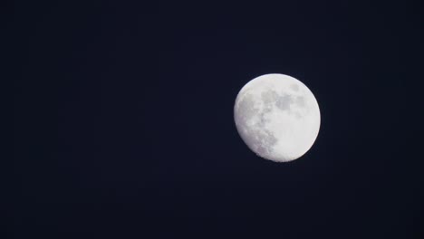 timelapse-de-la-luna-de-noche-a-noche