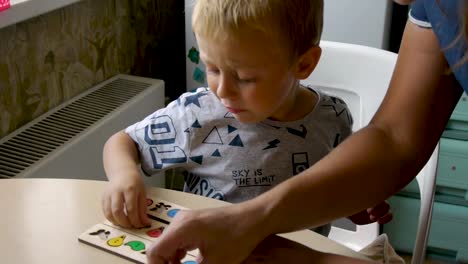 emociones-de-un-niño-autista-durante-la-clase