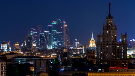 Stalin-Hochhaeuser-Nacht-Zeitraffer,-Moscow-International-Business-Center-und-Panoramablick-von-Moskau