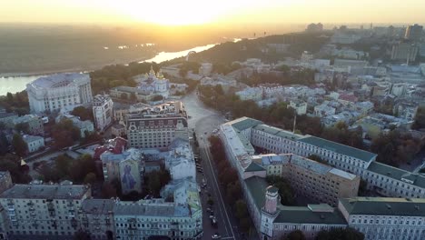 Aerial-shot-of-Kiev-(Kyiv)-city-center-in-the-morning.-Dnipro-river-and-Mikhailov-Zlatoverkh-monastery.-Ukraine.-4K,-UHD