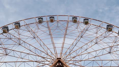 Attraction-of-the-Ferris-wheel.-Amusement-park.