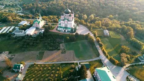 Die-Kathedrale-St.-Pantaleon-im-orthodoxen-Kloster-in-Kiew,-Ukraine