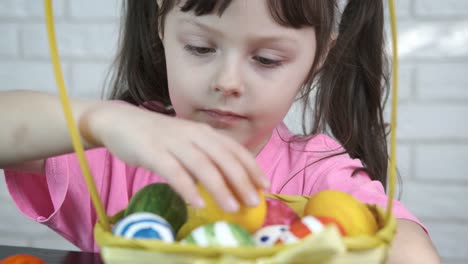 Niña-en-las-vacaciones-de-Pascua.